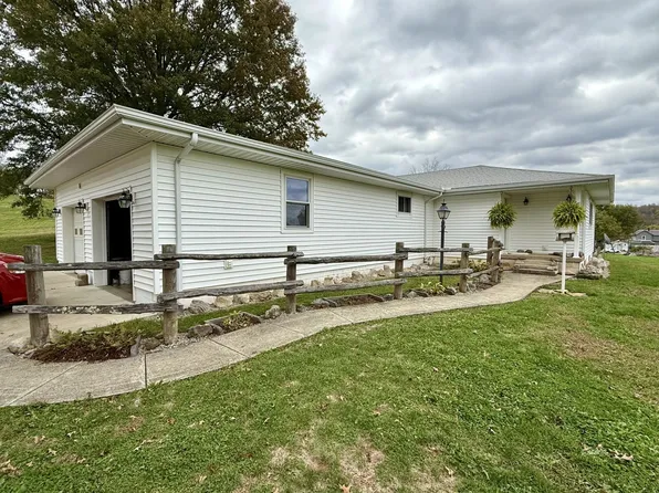 43 N Main St, Amesville, OH 45711