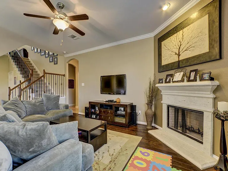 701 Rolling Brook Ln — Photo 7