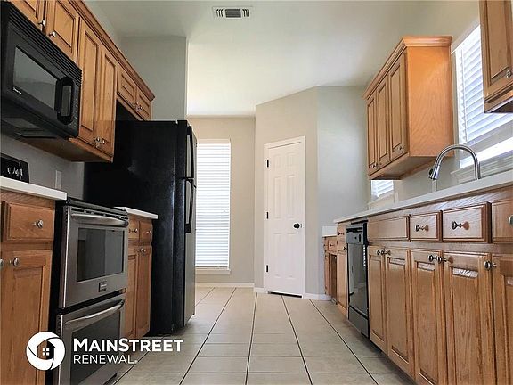 4th image of 600 Parkview Ct