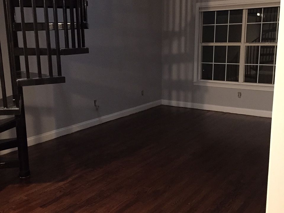 2nd image of 1074 Peachtree Walk NE #520