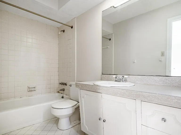 4056 Massie Ave — Photo 4
