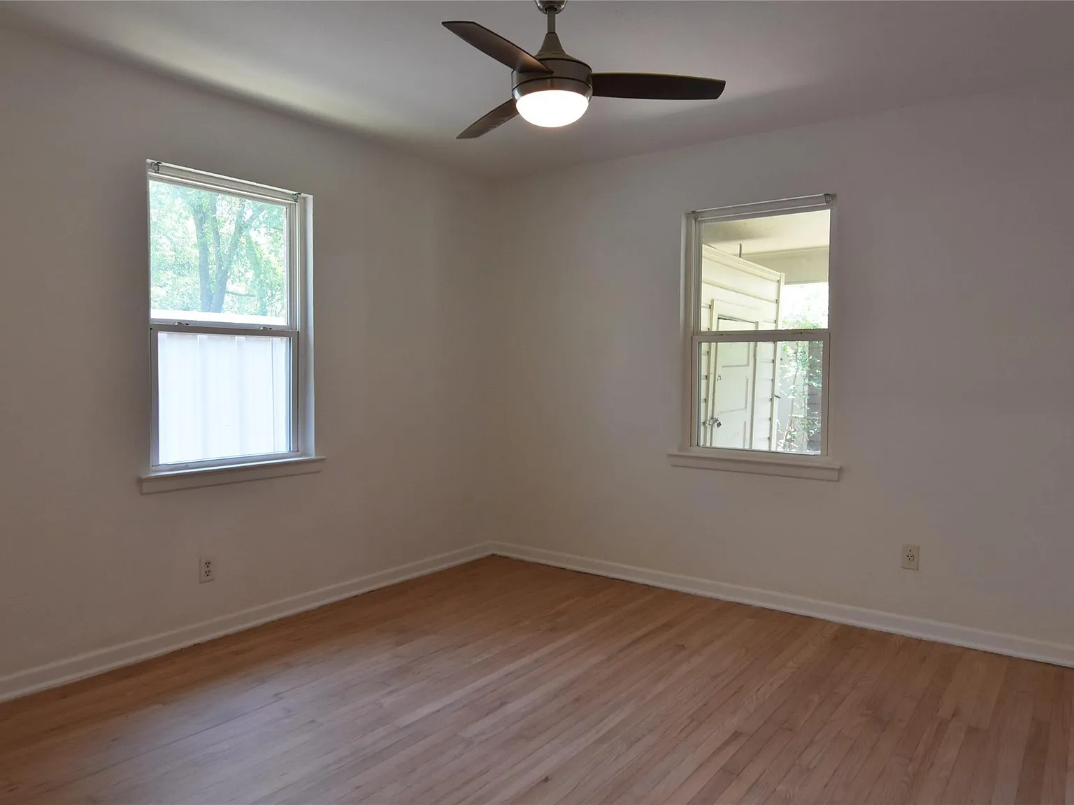 2 bed, 875 sqft, $1,575 — Photo 3