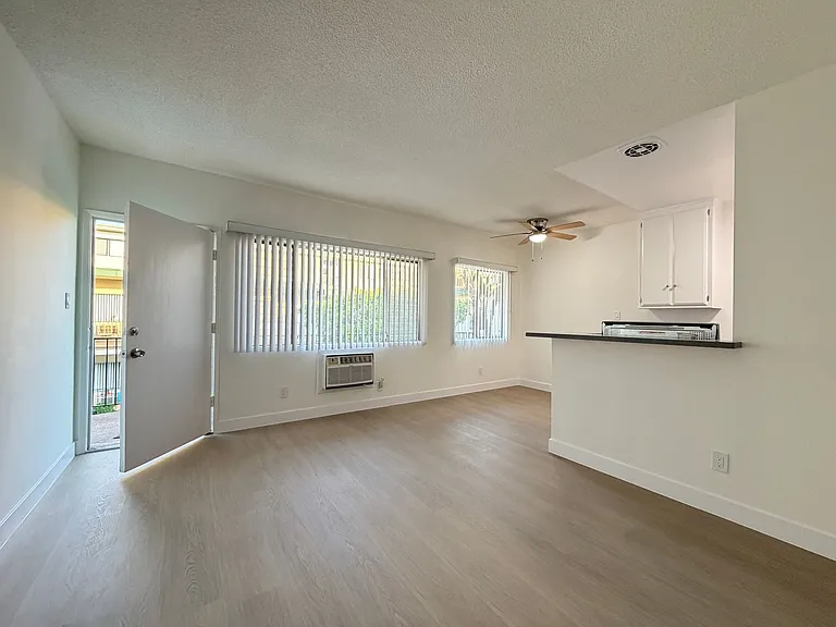 1315 N Columbus Ave. — Photo 5