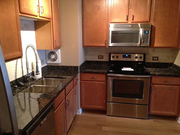 5th image of 1250 N La Salle Dr APT 1604