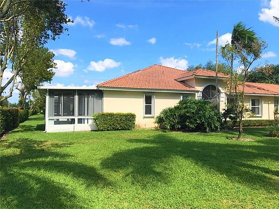 4th image of 9603 Crescent View Drive #9603