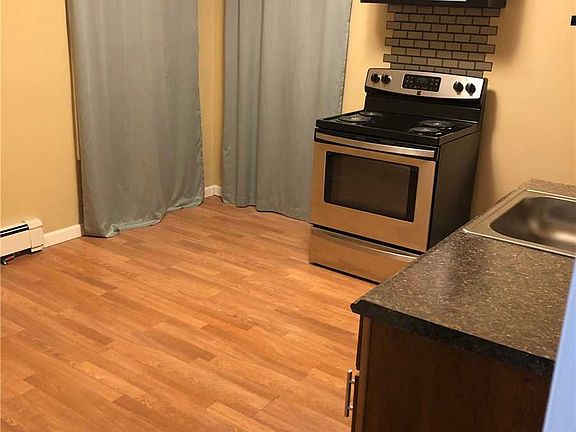 5th image of 39 Linden St
