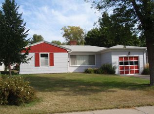 460 8th St NW, Valley City, ND 58072