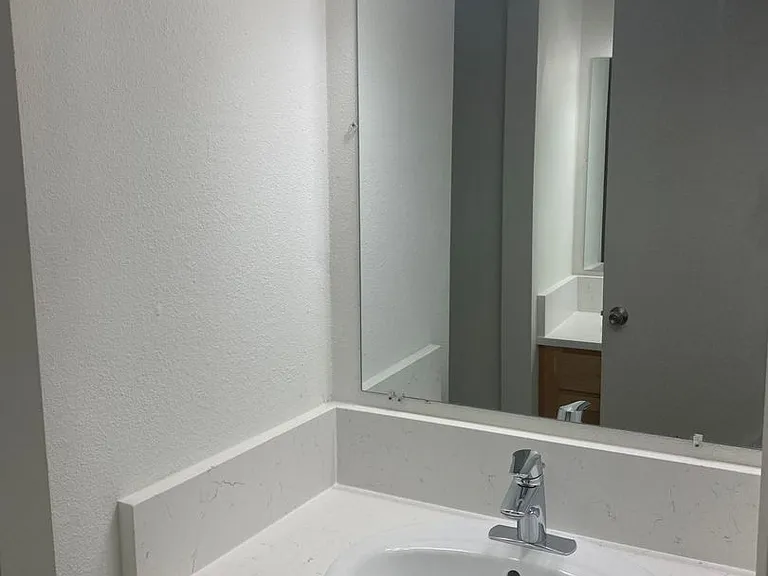 24 Flats Apartments — Photo 36