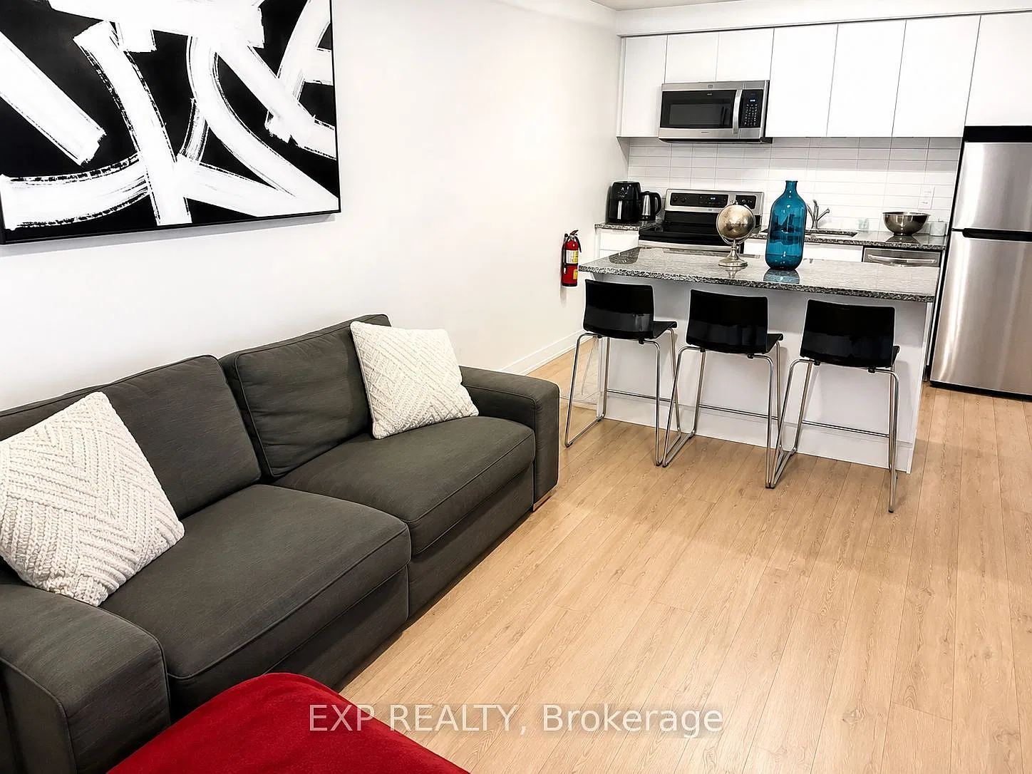 3 bed, $2,850 — Photo 1