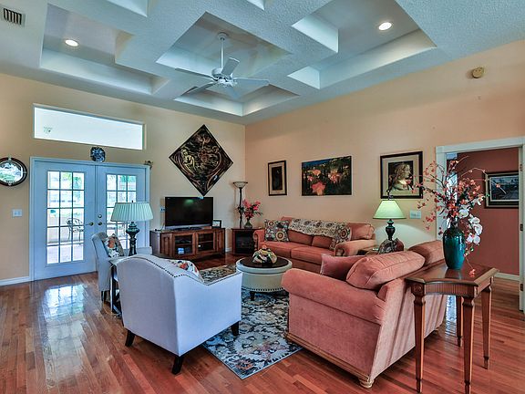 4th image of 90 Bridgewater Ln
