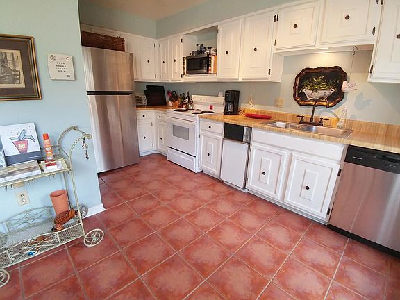 4th image of 10366 Longmont Dr #49