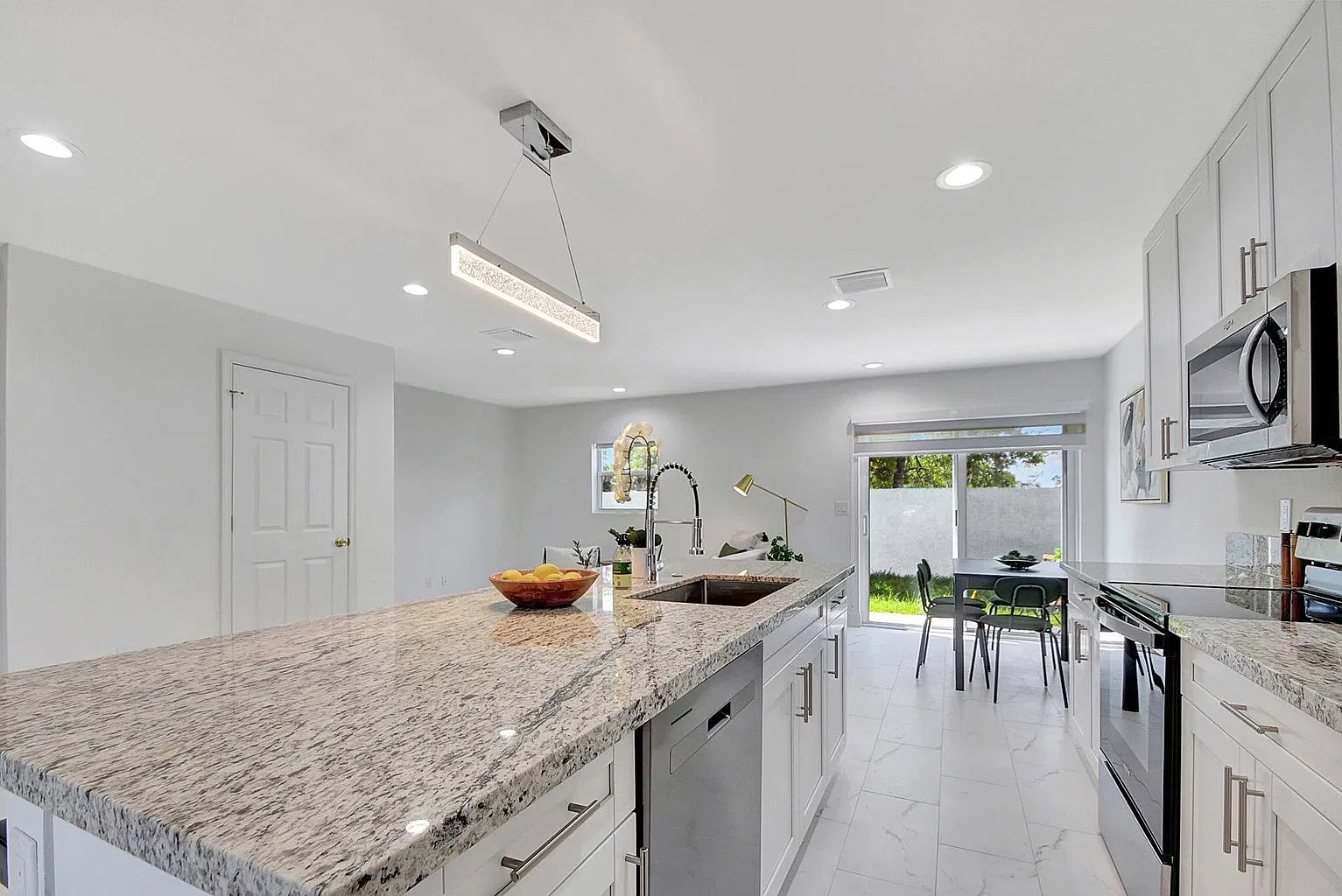 3871 Patio Ct — Photo 3
