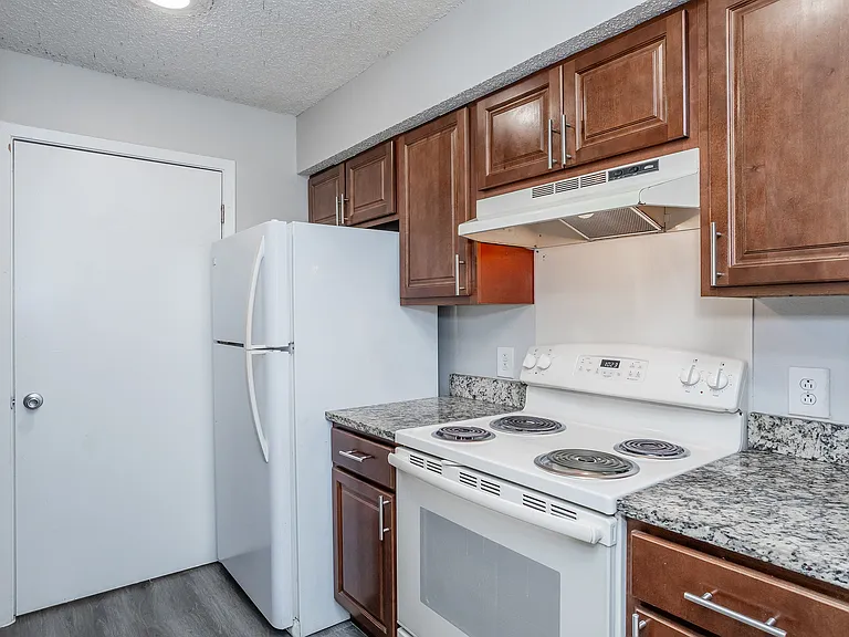 Oak Tree Village Kitchen (1 bedroom)