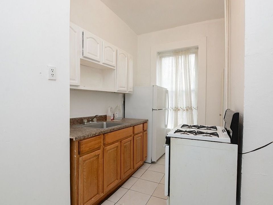 1st image of 471 Hancock St APT 1L