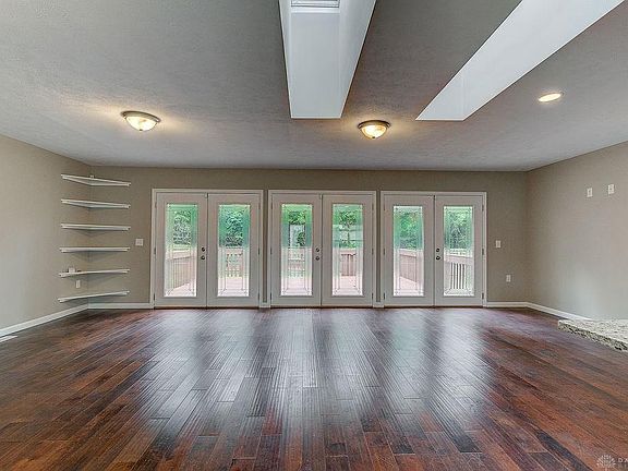 3rd image of 601 Rosamond Dr