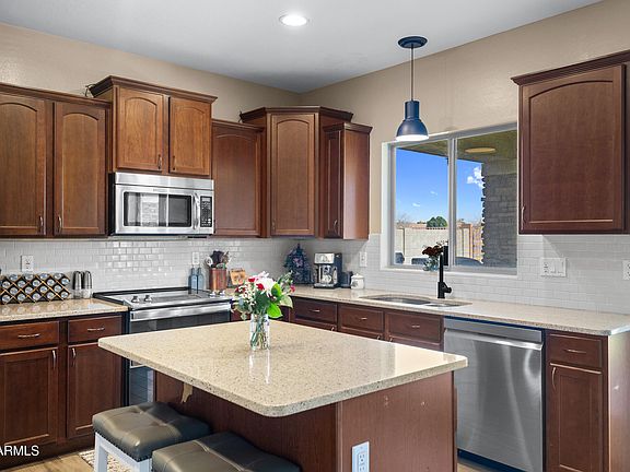 3rd image of 38531 N LAMAR Drive