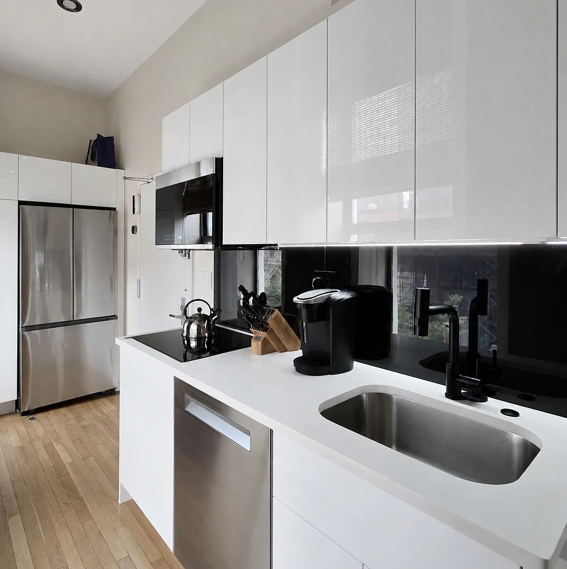 366 West Broadway — Photo 2