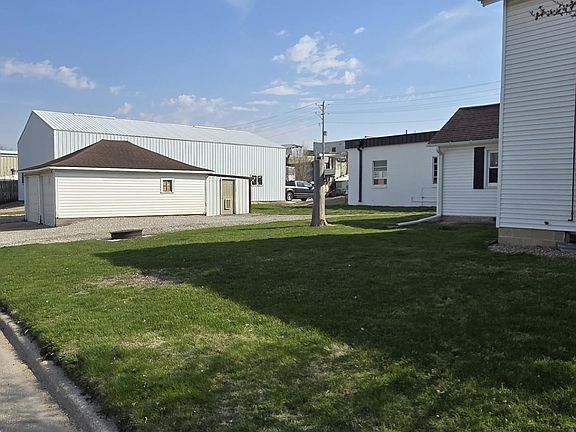 5th image of 300 Commercial St