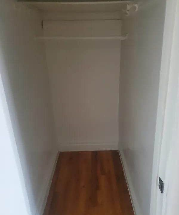 2nd image of 540 40th St APT 10