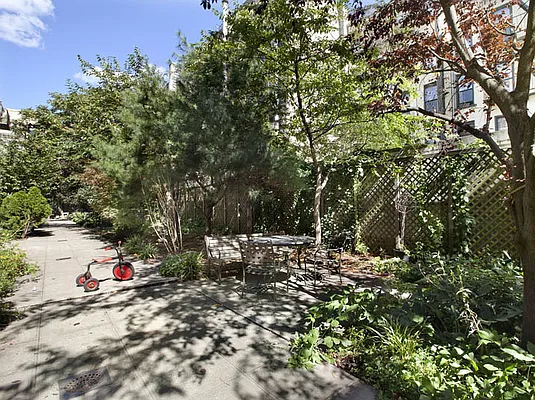 Sold by Compass | media 6