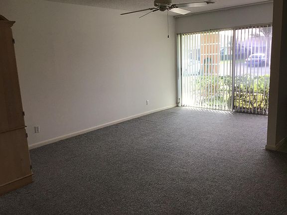 4th image of 522 Crooked Lake Lane #C