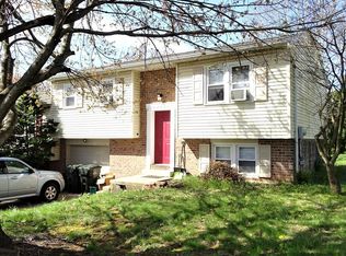 215 Brewster Dr, Lancaster, PA 17603
