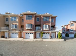 20 Harbor Front Plz, Elizabethport, NJ 07206