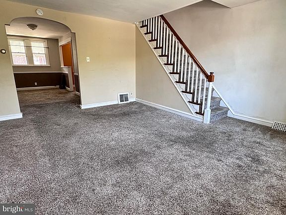 2nd image of 4534 Oakmont St