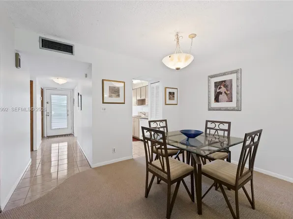 8305 61st St APT C303, Tamarac, FL 33321