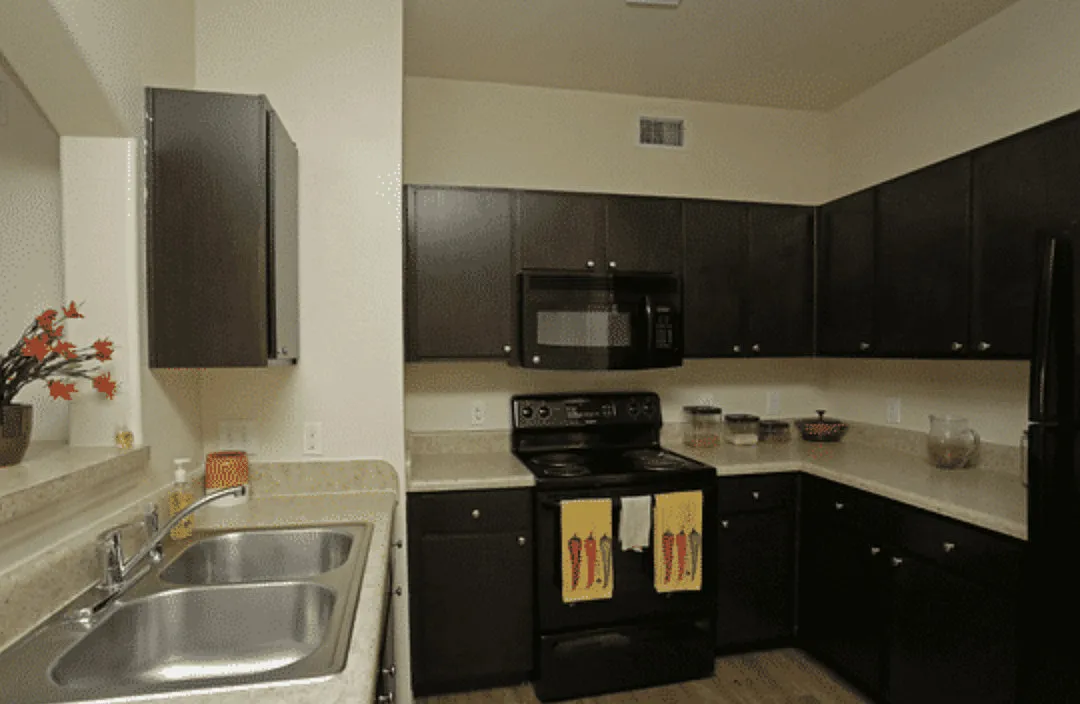 Paseo Pointe — Photo 1