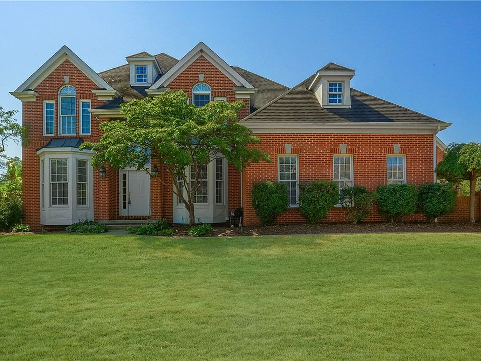 1st image of 606 Adare Ct