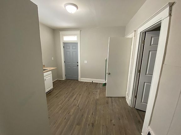 2nd image of 3016 W Garden St