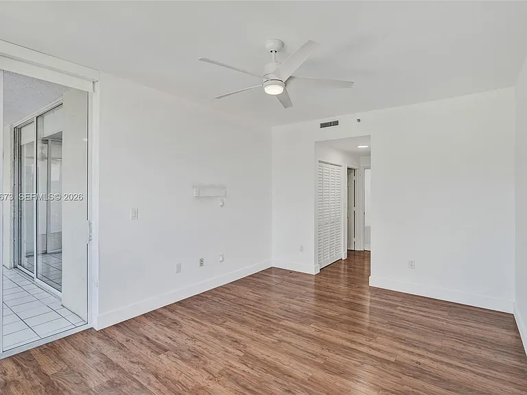 9725 NW 52nd St #406 — Photo 35