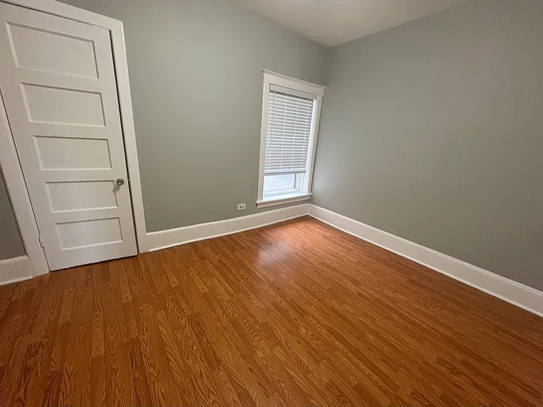 4856 S Cottage Grove Ave #2 — Photo 2