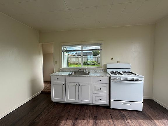 2nd image of 3500 Spring St