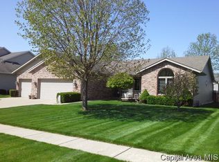 217 Manor Hill Dr, Chatham, IL 62629