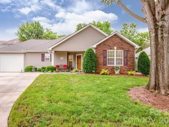 134 Ashwood Ln, Mooresville, NC 28117