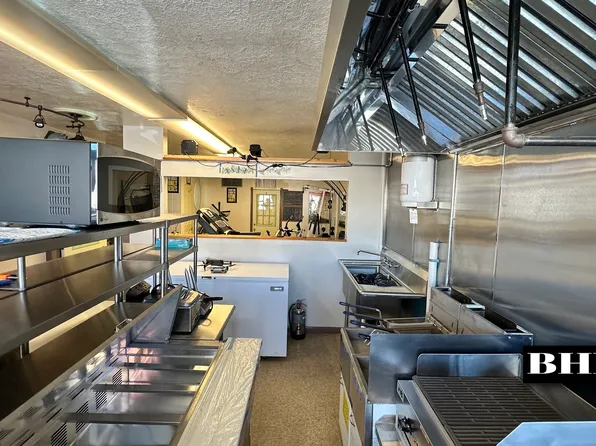 846 Stanley Avenue image 18 of 27