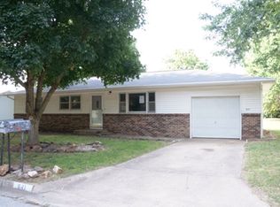 641 W Plumb St, Aurora, MO 65605