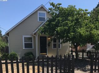 716 S 8th St, Cottage Grove, OR 97424