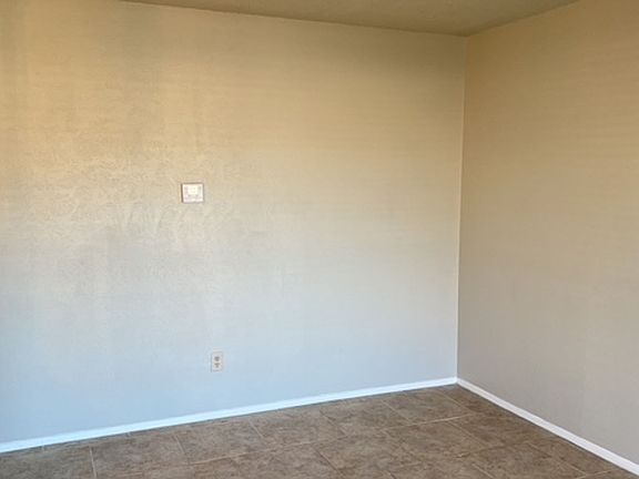 4th image of 2108 Elaine Ct