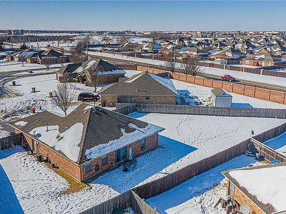 5th image of 3600 Kensington Dr