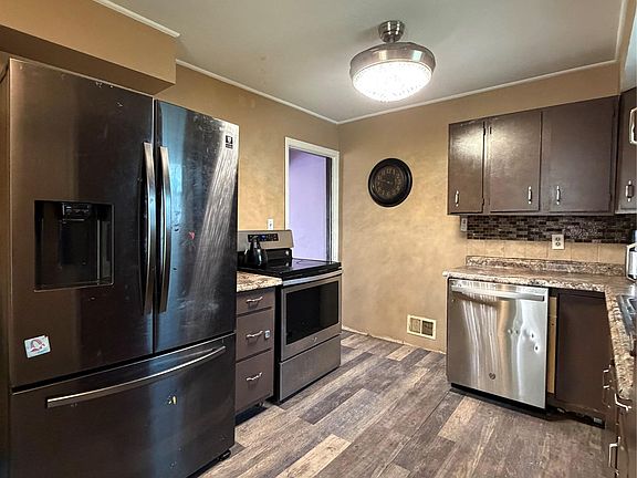 5th image of 4230 Custer Ave