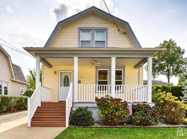74 Linden St, Fords, NJ 08863