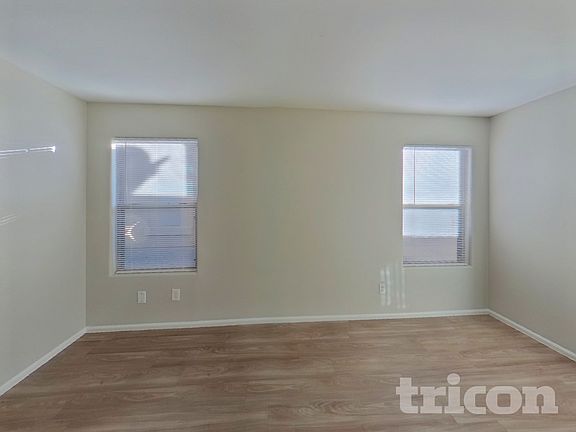 5th image of 40399 W Thornberry Ln