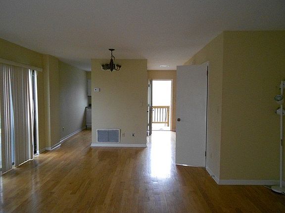 2nd image of 1850 Cypress St APT A