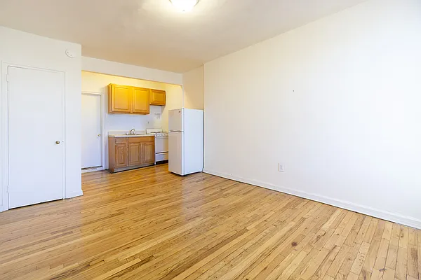 Rented by City Connections Realty | media 19