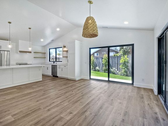 5th image of 3004 Segovia Way