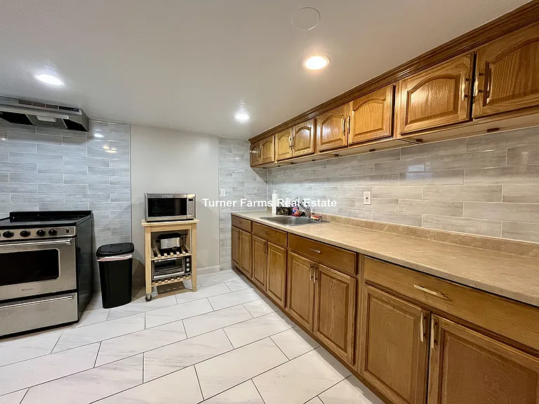77 Fairfax St #B — Photo 5