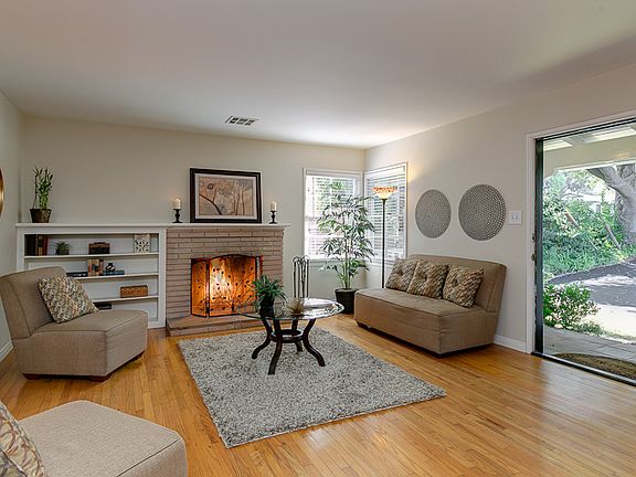 3rd image of 1124 E Lemon Ave